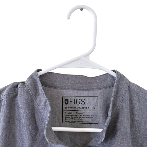 FIGS Rafaela Oversized Scrub Top in Gray - Picture 4 of 7
